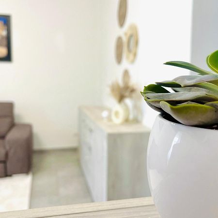 All'Apulia N'23 - Apartment With Parking Lecce Exterior photo