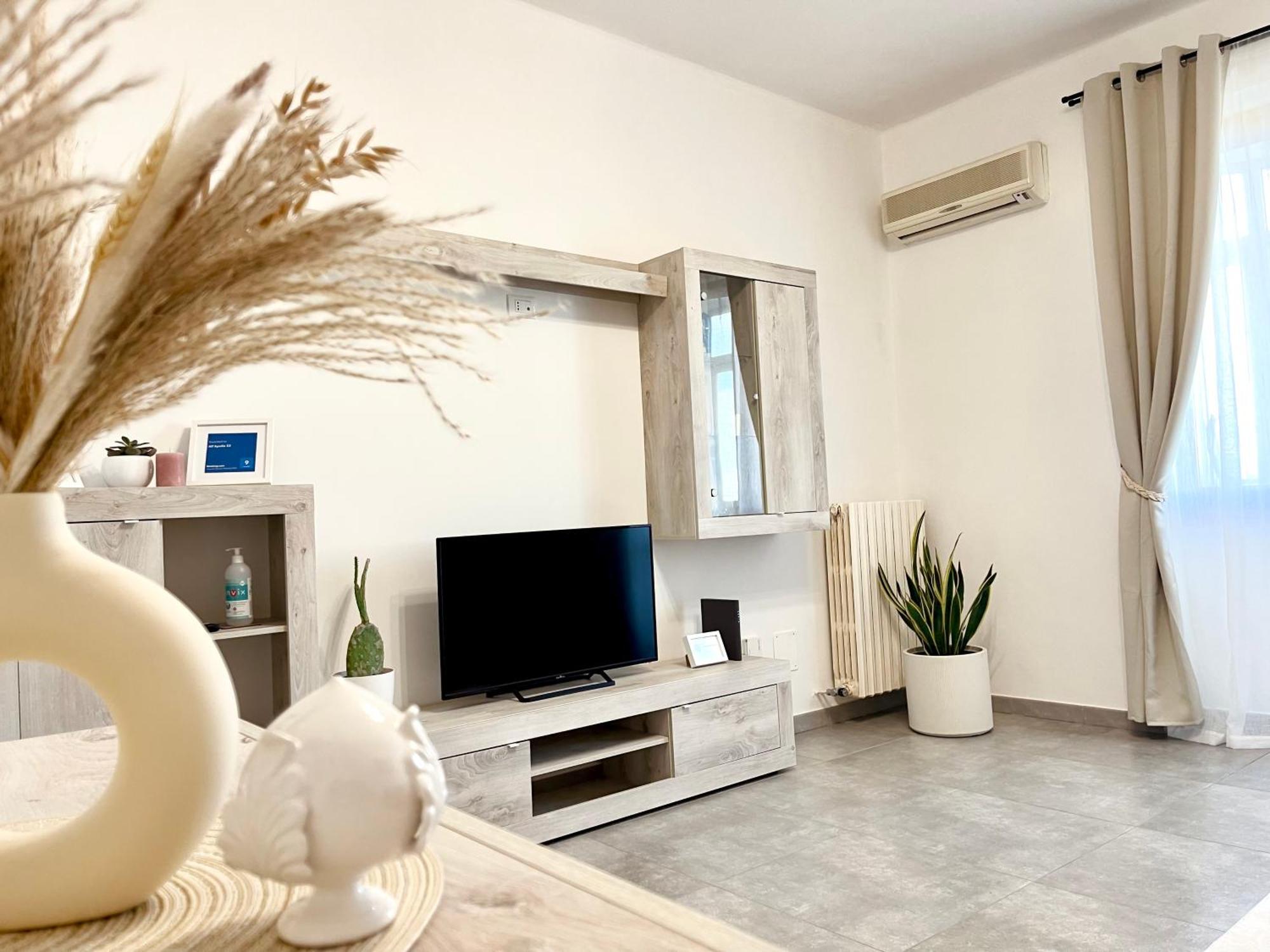 All'Apulia N'23 - Apartment With Parking Lecce Exterior photo