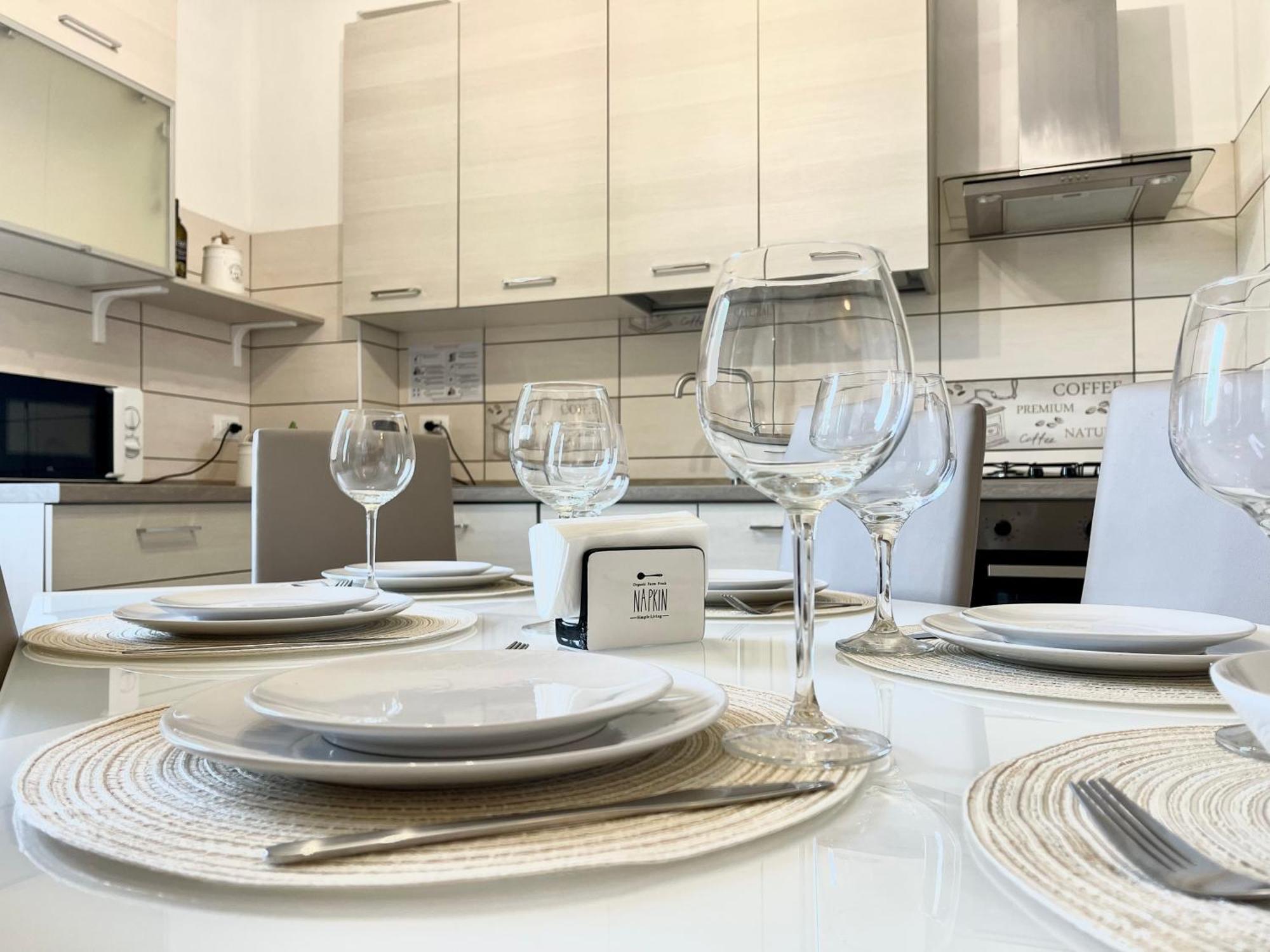 All'Apulia N'23 - Apartment With Parking Lecce Exterior photo